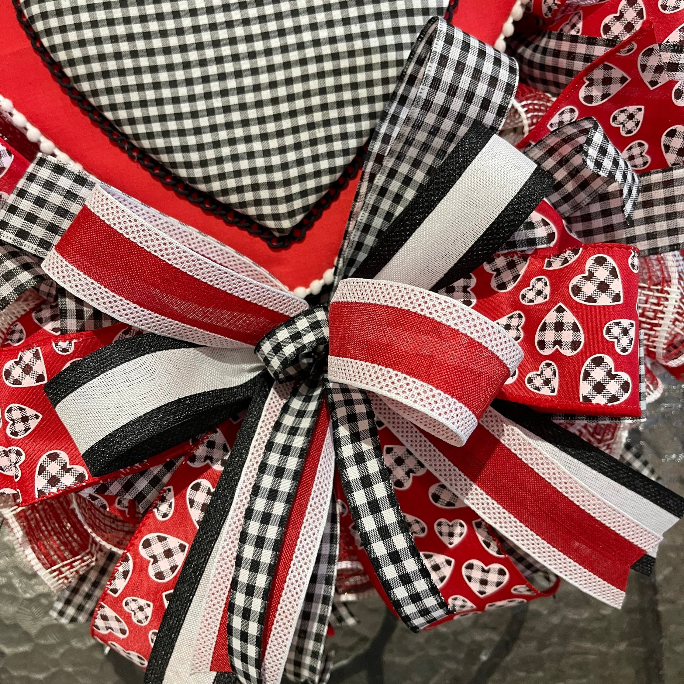 Valentine Wreath for your door, Heart Valentine Wreath, Valentines Wreath, Desert Wreath Creations
