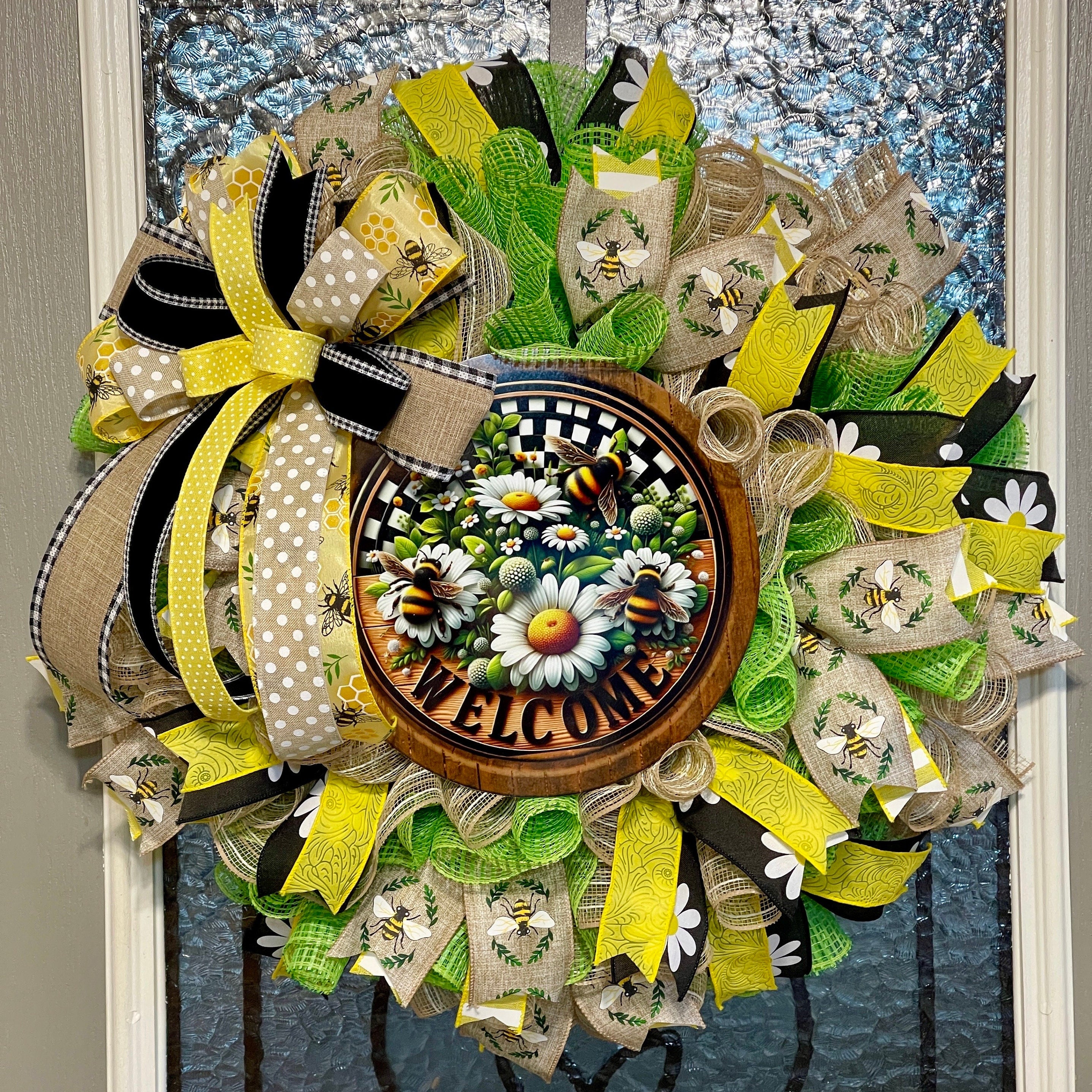 Welcome Bumble Bee Wreath, Wreath with welcome bee sign