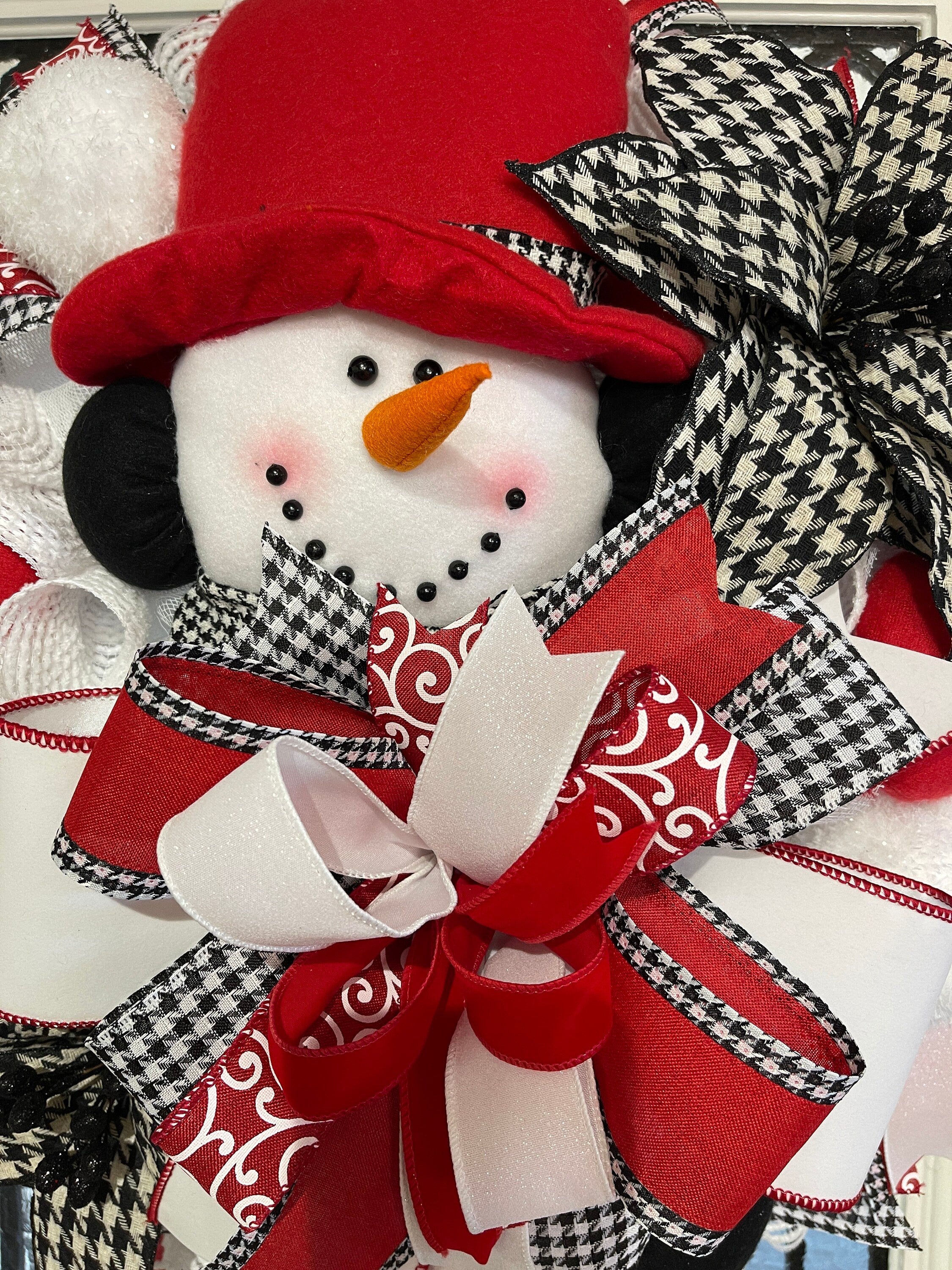 Christmas Snowman Wreath, 27 inch diamenter, Black and White houndstiith poinsettias, Snowman with legs and mittens