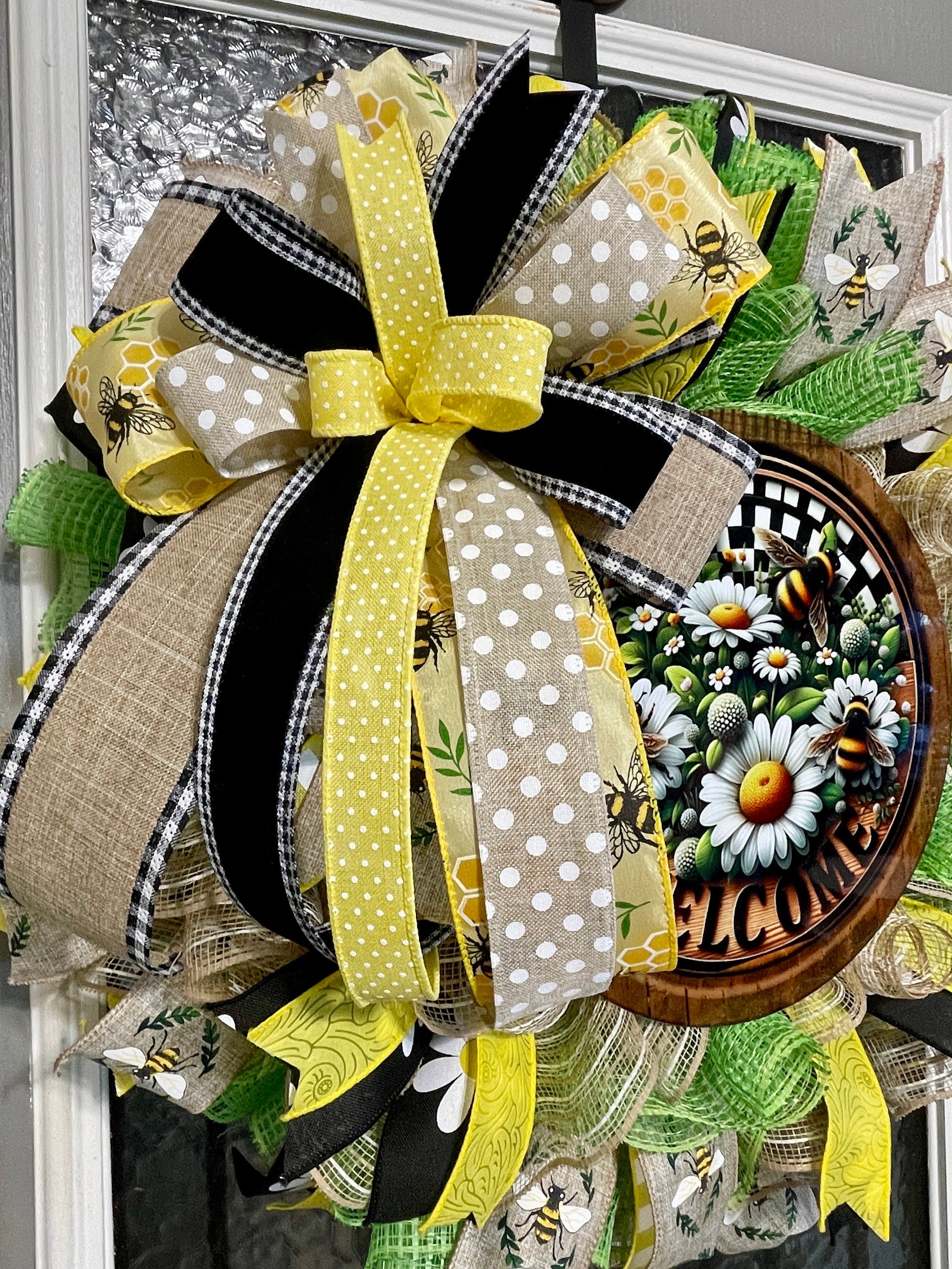 Welcome Bumble Bee Wreath, Wreath with welcome bee sign
